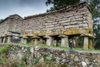 Hórreos Lugar do Cotariño, Camariñas